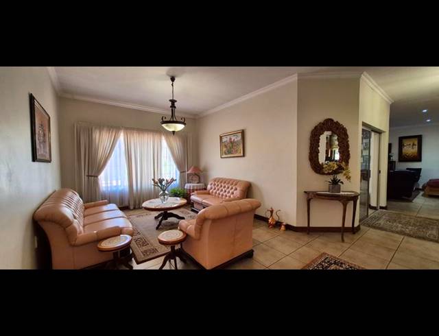 3 BEDROOM HOUSE FOR SALE IN MIDFIELD ESTATE